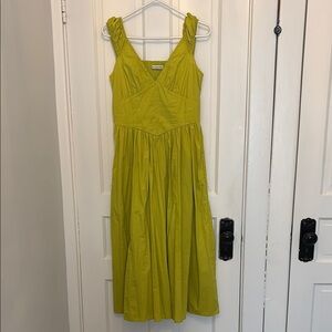 Elegant Green Sleeveless Dress